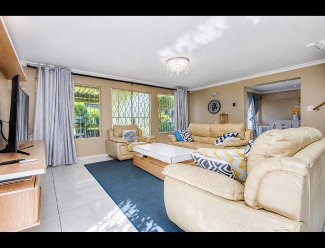4 BEDROOM FREESTANDING FOR SALE IN WELTEVREDEN PARK